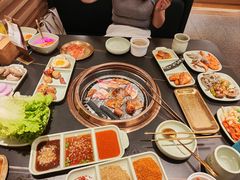 -梨花甄选自助烤肉(小寨原力场店)