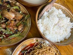 -一品红烧鸭特色川菜(三岔湖店)
