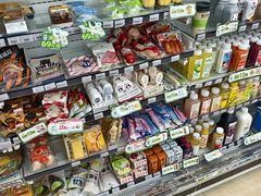 -全家便利店(秀沿路二店)