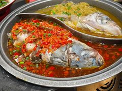 双色泡椒鱼头-阿瓦山寨·湘菜现炒·剁椒鱼头王(咸阳总店)