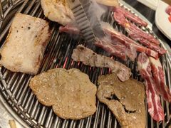 精品雪花牛肋条-老熟人烤肉城(马家堡店)