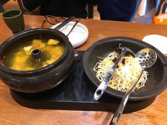 -云海肴·汽锅鸡·云南菜(天山百盛优客店)