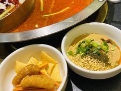 -沸炉重庆老火锅(军事博物馆店)