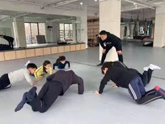 -EFL巴西柔术·综合格斗·泰拳·少儿体能训练(虹桥德必馆)
