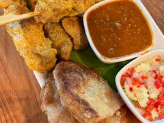 -Chom Cafe and Restaurant