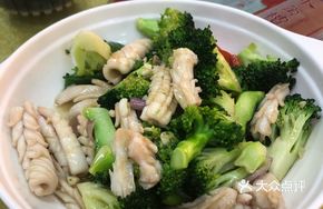 Broccoli Stir-Fried with Squid