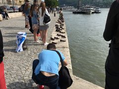 -多瑙河畔鞋履雕塑