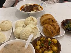 -李与白包子铺(桐梓林店)