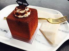 -UNI UNI(环亚凯瑟琳店)