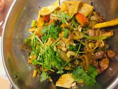 -拿渡麻辣香锅(世茂广场·工三店)