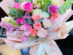 -何兮花店·气球派对鲜花店(马桥银春路万科城店)