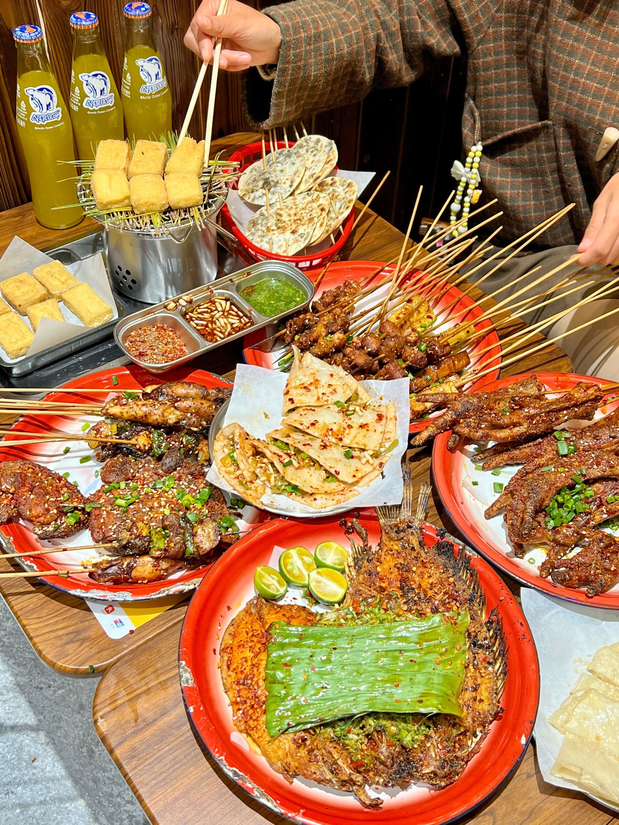 烧烤还是要吃这种街边店才香