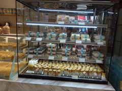 面包甜点陈列柜-老大昌(淮海中路店)