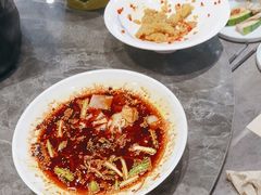 -有红鸡毛店·川菜(建设路店)