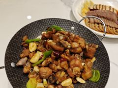 干锅蒜香鸡-刘胖子家常菜·蹄花焖藕(中南店)