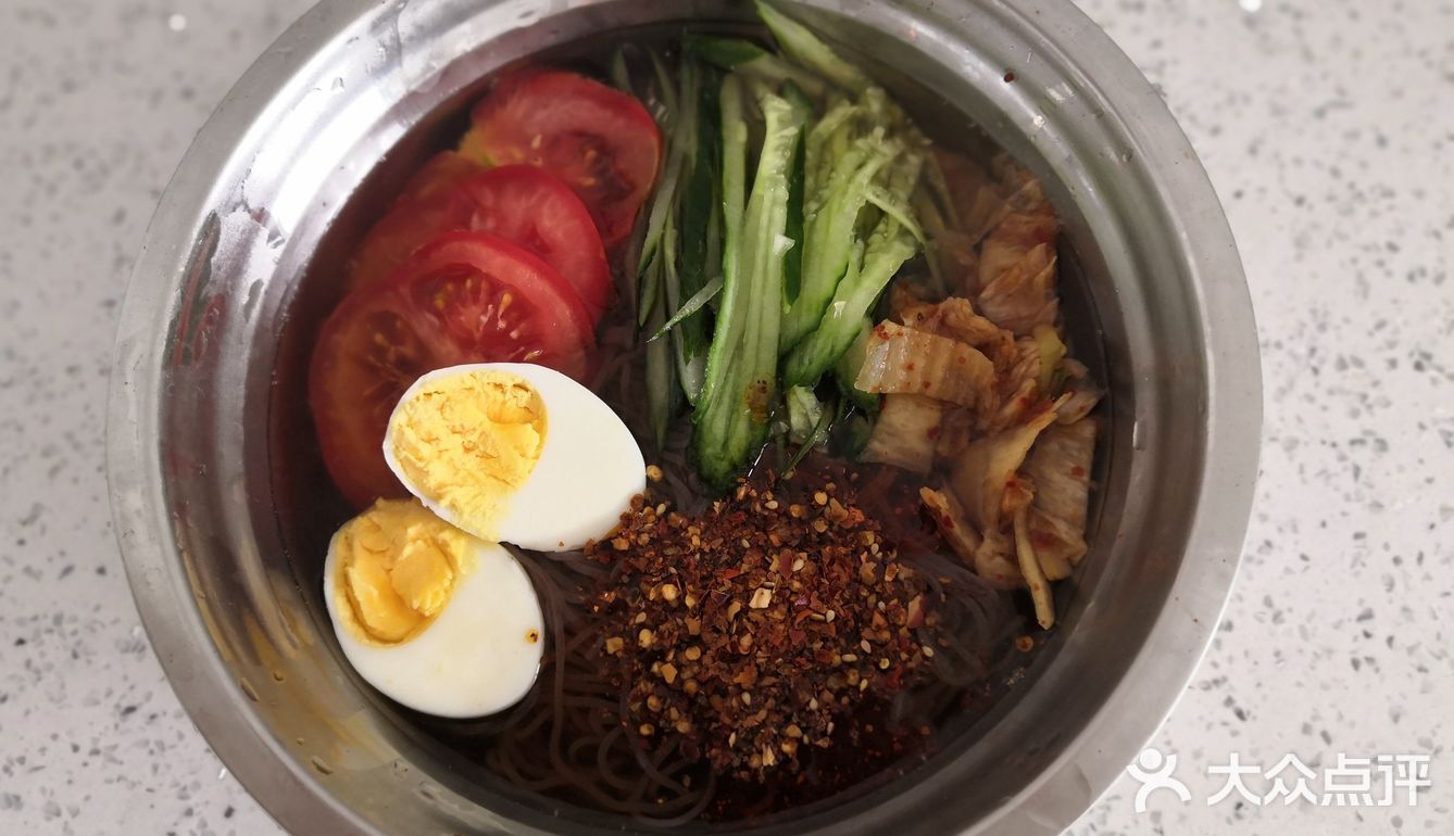 朝鲜荞麦冷面。操作简单易上手，只要食材在手，说走就走！