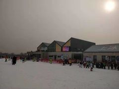 -石京龙滑雪场-停车场