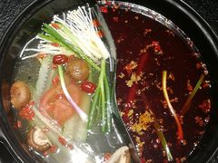 -两三事小郡肝串串香火锅(桂庙店)