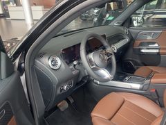 -天津波士信达奔驰4S店(卫津南路店)