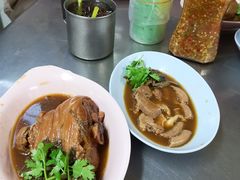 -Kha Mu Charoensang(Silom)