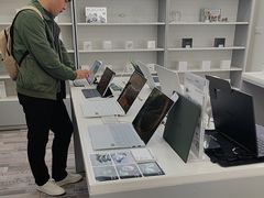 -荣耀授权专卖店(黄浦浙江中路店)