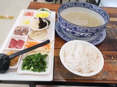 -榴乡缘云南蒙自菊花过桥米线