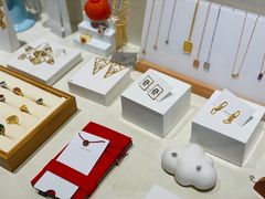 -LADY FAFA(巨鹿路陕西南路路口店)