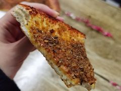 隔壁店的蒜蓉烤馕-清真·马峰烤肉(小学习北巷店)