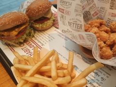 -The Habit Burger Grill 哈比特汉堡(复兴soho店)
