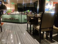 -唐拉雅秀酒店-西锦汇空中BBQ·思创餐厅
