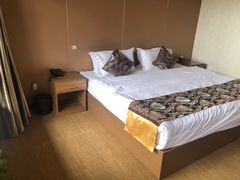 -大连步云山老汤度假山庄
