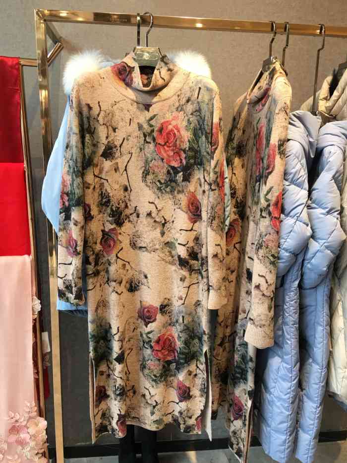 一珂锦绣-"一珂锦绣,一个中老年女性青睐的服饰品牌,.