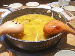 -山城外·非遗酸菜鱼(新都汇融店)