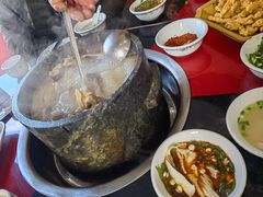 -南渝食府.墨脱石锅松茸鸡
