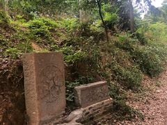 -亮河湾山庄
