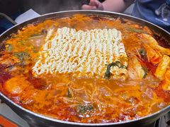 部队锅-MI WU FACTORY米屋美食工厂餐厅(绿地店)