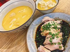 金汤黄鱼馄饨-蟹黄鱼·楼上面馆(外滩中央旗舰店)