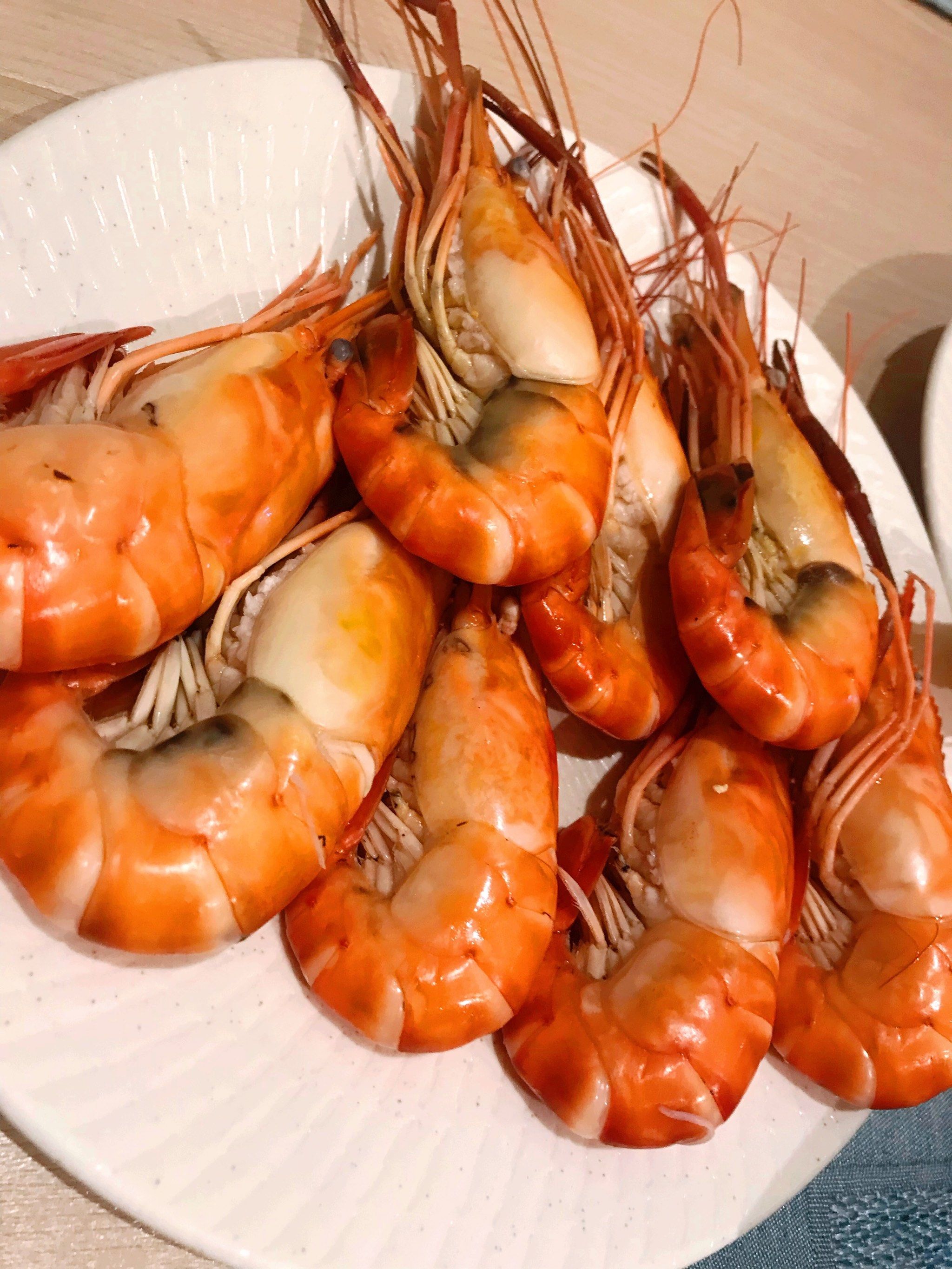 怡咖啡自助餐厅里的螺丝虾