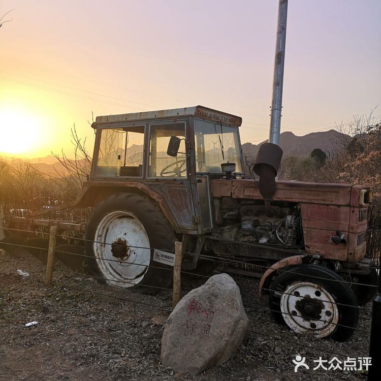 火车道徒步，隧道探险，顿时感慨，应该好好学学拍照了[调皮]