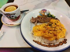 羽山烧鸡扒手乳炒蛋饭-羽山冰室
