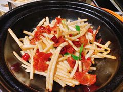 花生苗炒香肠-味上湘菜馆(岳麓山店)