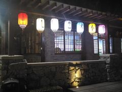 -百里峡七彩艺术小镇