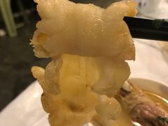 -鲜入围煮花胶鸡海鲜火锅