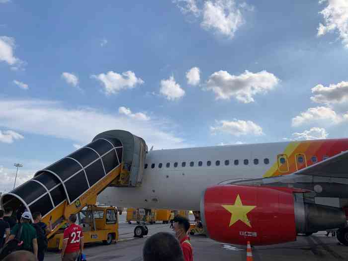 胡志明新山一国际机场-"云南昆明飞过来,3小时满打满算就到了～ .