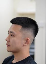 -东方先生国潮男士理发馆