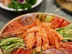 遇见彩虹-小船渔村•大连菜•大连焖鱼(黄河路店)