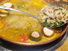 -洱火云南酸菜牛肉火锅(石景山当代商城店)