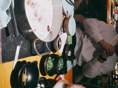 -洪氏嗨捞·广东猪肚鸡·椰子鸡火锅(西咸万象城店)