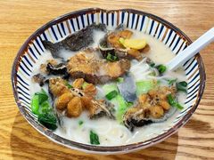 招牌梭边鱼粉-鲜越鲜鱼粉(财富购物中心店)
