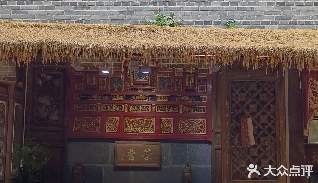 是吃鸭子火锅的，刚好没吃饭，就在他家吃了，汤超级好喝